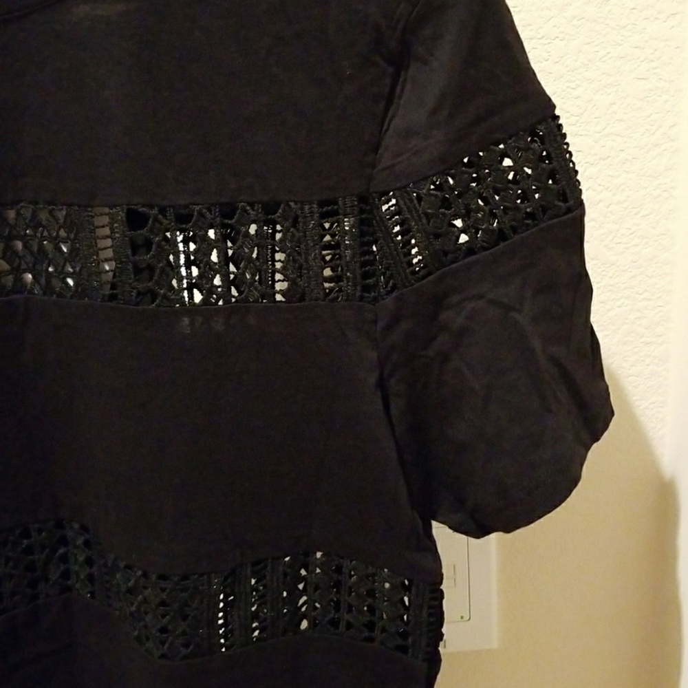 Black top - Picture 4 of 4